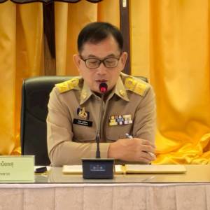 ประชุมสภาเทศบาลตำบลนาจะหลวย  ครั้งแรก 